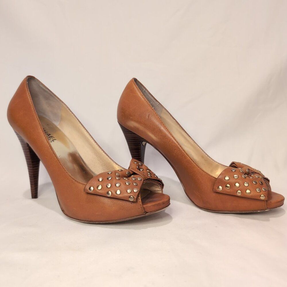 MICHAEL Michael Kors Meredith Studded Bow Pump - Picture 4 of 9